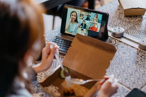 Social Aspect of Virtual Food Experiences